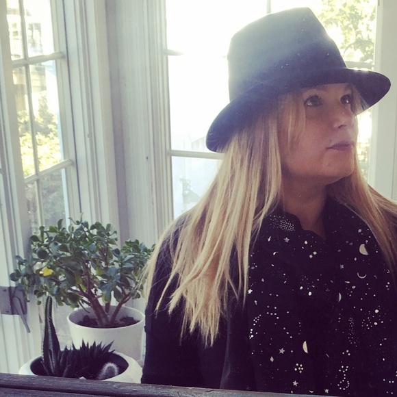 Meet your Posher, Rach - Picture 3 of 6